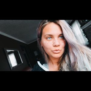 Meet your Posher, Tori